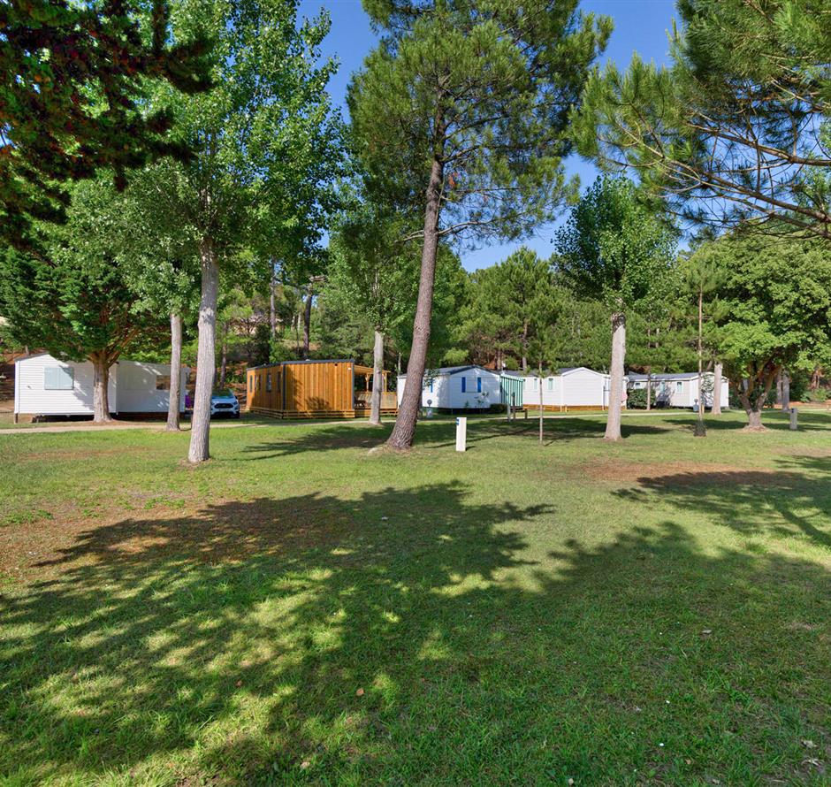 Kale staanplaatsen zonder stroom op camping Les Sirènes in Saint-Jean-de-Monts 