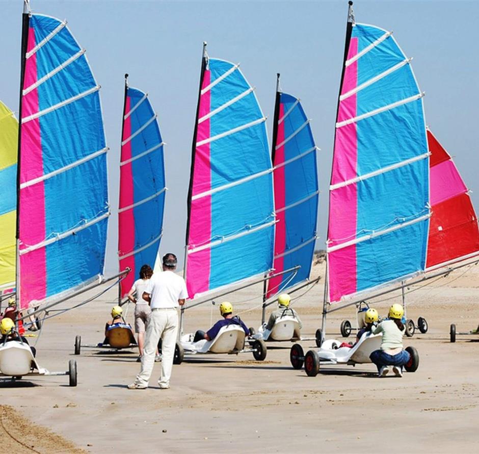 De nautische bases in de buurt van de 3-sterren camping Les Sirènes 
