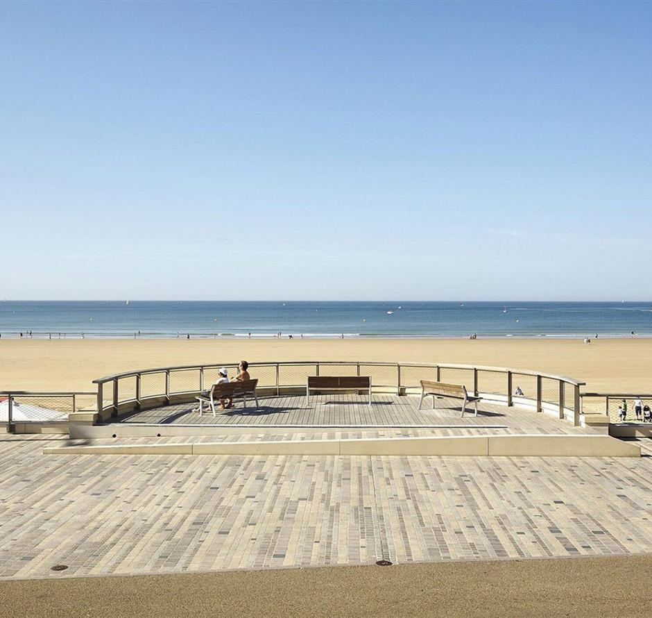 Sables d'Olonne in de buurt van Camping Les Sirènes 3 sterren in St Jean de Monts in de Vendée 