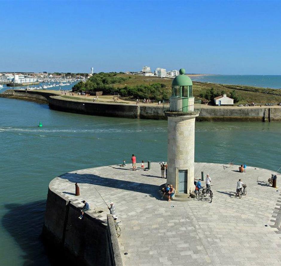 St Gilles Croix op enkele kilometers van de 3-sterren camping Les Sirènes in Saint Jean de Monts in de Vendée 