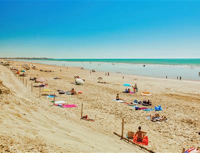 Het strand van Saint-Jean-de-Monts in de Vendée vlakbij de 3-sterren camping Les Sirènes