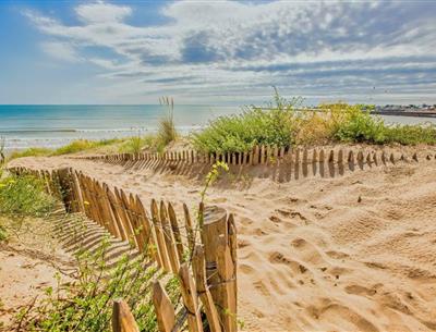 Het strand van Saint-Jean-de-Monts in de Vendée vlakbij de 3-sterren camping Les Sirènes
