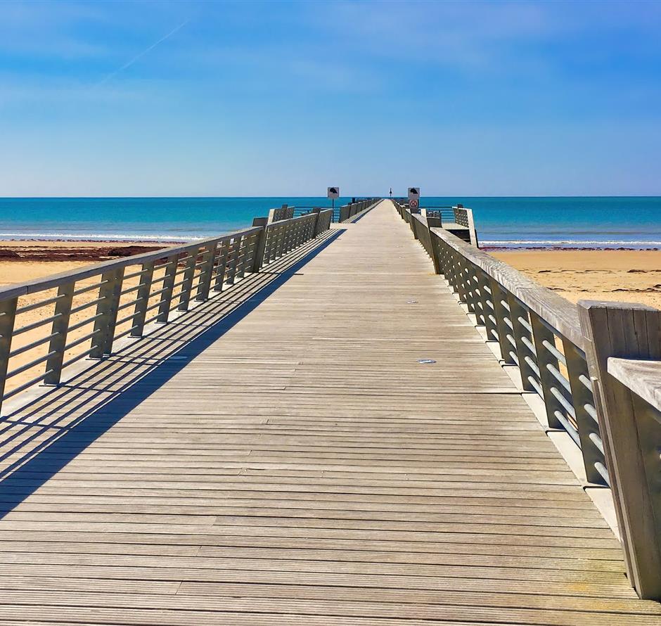 Het strand van Saint-Jean-de-Monts in de Vendée vlakbij de 3-sterren camping Les Sirènes 
