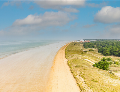 Kustpad van Saint-Jean-de-Monts in de Vendée in de buurt van de 3-sterren camping Les Sirènes