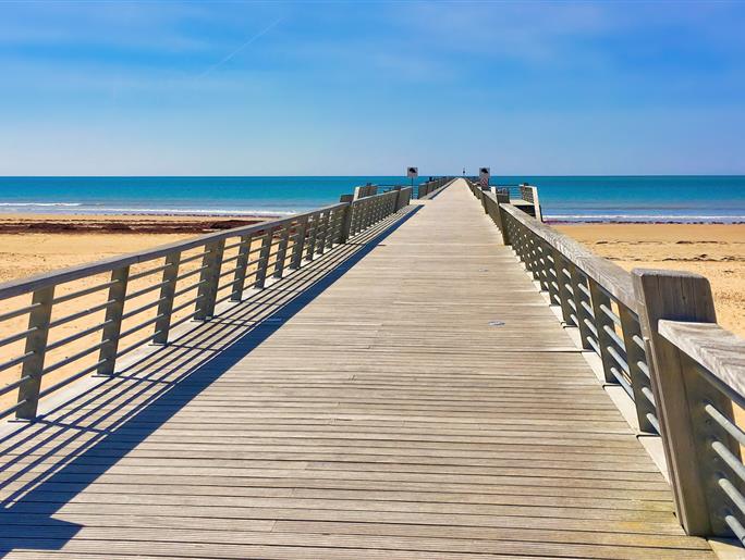 Het strand van Saint-Jean-de-Monts in de Vendée vlakbij de 3-sterren camping Les Sirènes