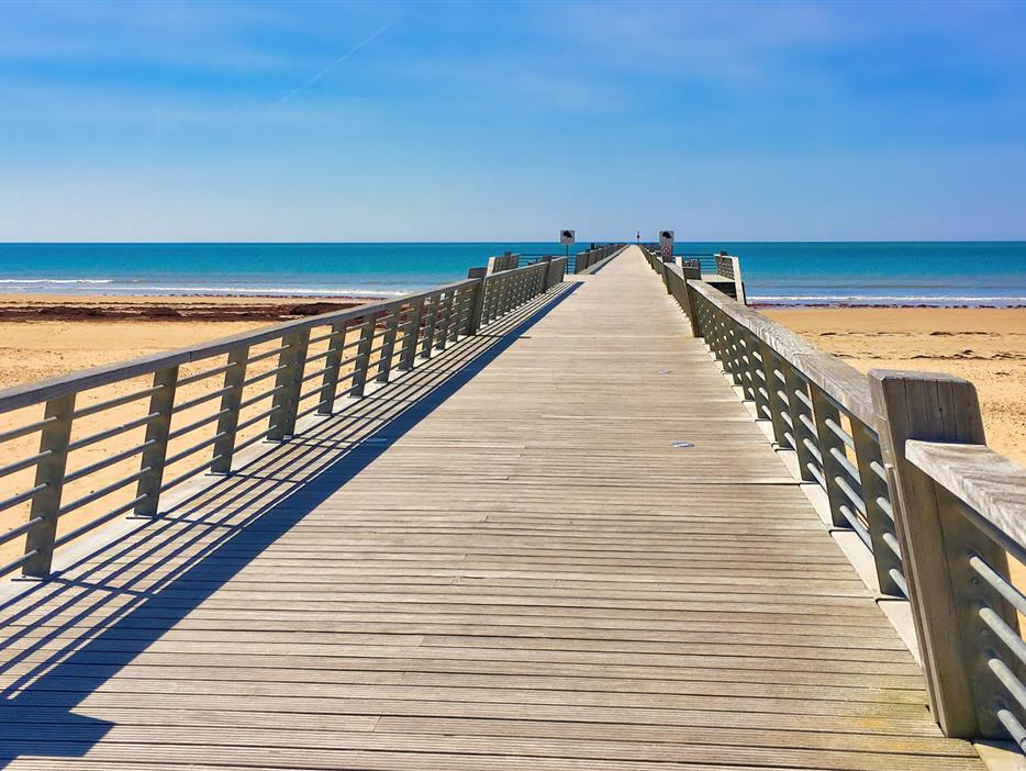 Het strand van Saint-Jean-de-Monts in de Vendée vlakbij de 3-sterren camping Les Sirènes - CAMPING**** Les Sirènes