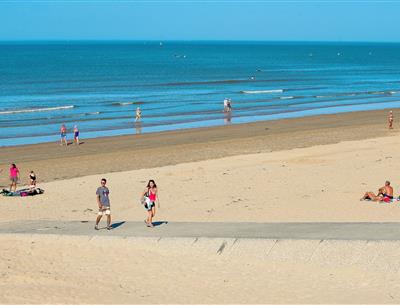 Het strand van Saint-Jean-de-Monts in de Vendée vlakbij de 3-sterren camping Les Sirènes