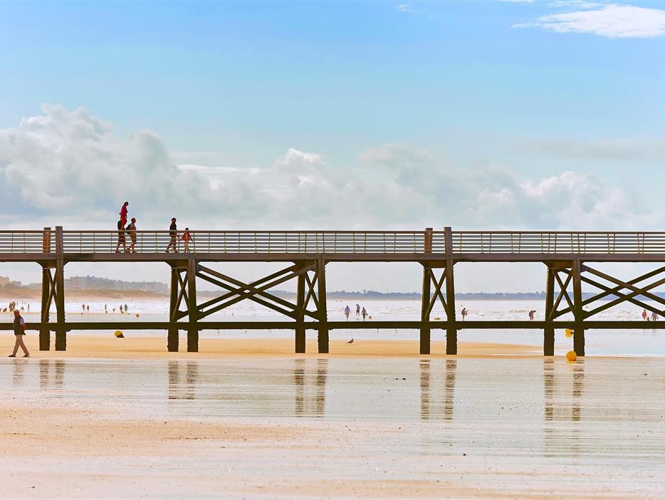 Niet te missen strand van Saint-Jean-de-Monts in de Vendée rond de 3-sterren camping Les Sirènes - CAMPING**** Les Sirènes