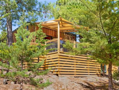 Buitenaanzicht Cottage 2 pers 4 bloemen