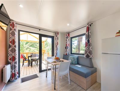 Woonkamer van de Cottage 2 pers 4 bloemen