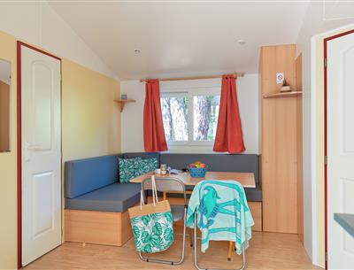 Woonkamer van de Cottage 4 pers 2 bloemen