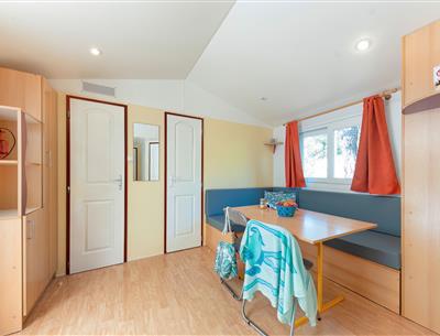 Woonkamer van de Cottage 4 pers 2 bloemen