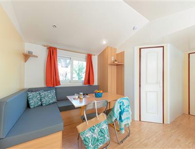 Woonkamer van de Cottage 4 pers 2 bloemen