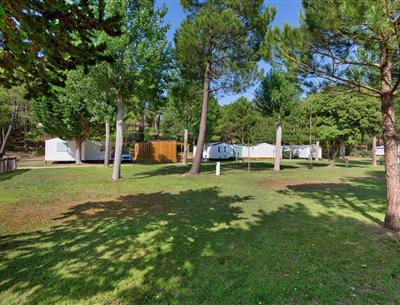Kale staanplaatsen zonder stroom op camping Les Sirènes in Saint-Jean-de-Monts