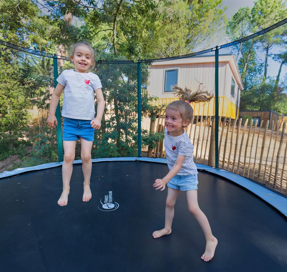 Trampoline op Camping Les Sirènes 