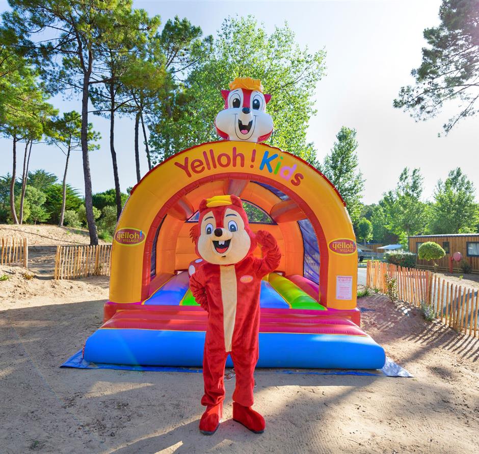 opblaasbare structuur voor kinderen op Camping Les Sirènes 