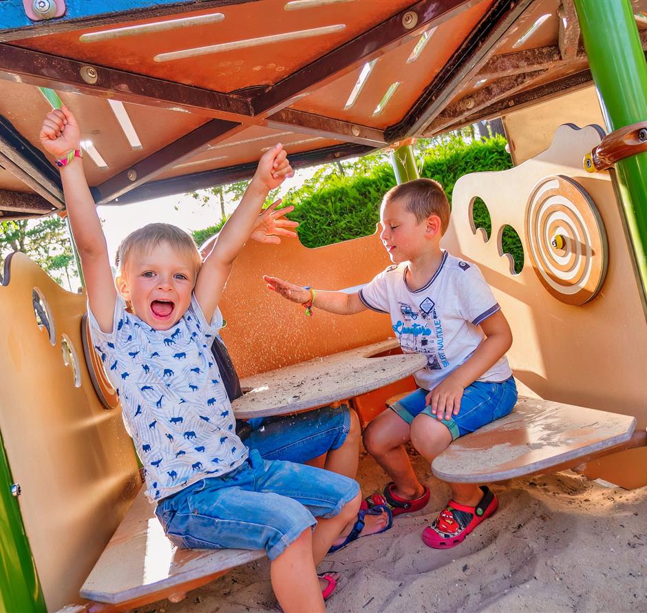 kinderspeeltuin op Camping Les Sirènes 