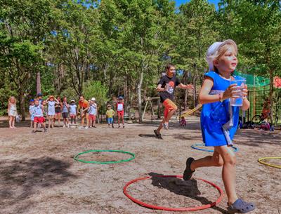 Buitenspelen op Camping Les Sirènes