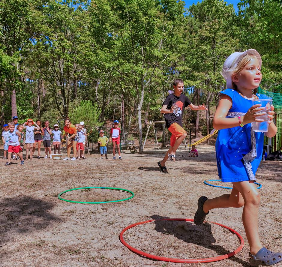 Buitenspelen op Camping Les Sirènes 