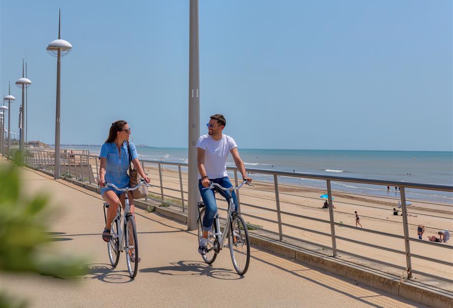 Ontspanning en animatie op de 3-sterrencamping Les Sirènes in Saint-Jean-de-Monts (jeu-de-boules, tafeltennis, fitnesslessen, fietsen, voetbal, aquagymlessen, een drankje aan de bar, enz.) - CAMPING**** Les Sirènes