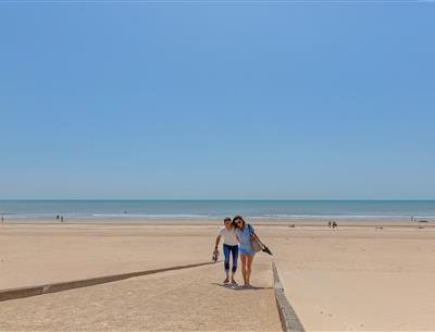 Het strand van Saint-Jean-de-Monts in de Vendée vlakbij de 3-sterren camping Les Sirènes