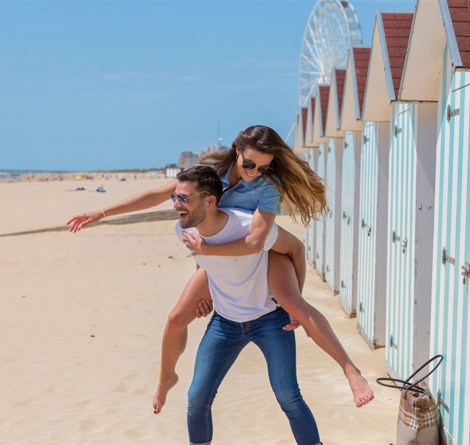 Het strand van Saint-Jean-de-Monts in de Vendée vlakbij de 3-sterren camping Les Sirènes 