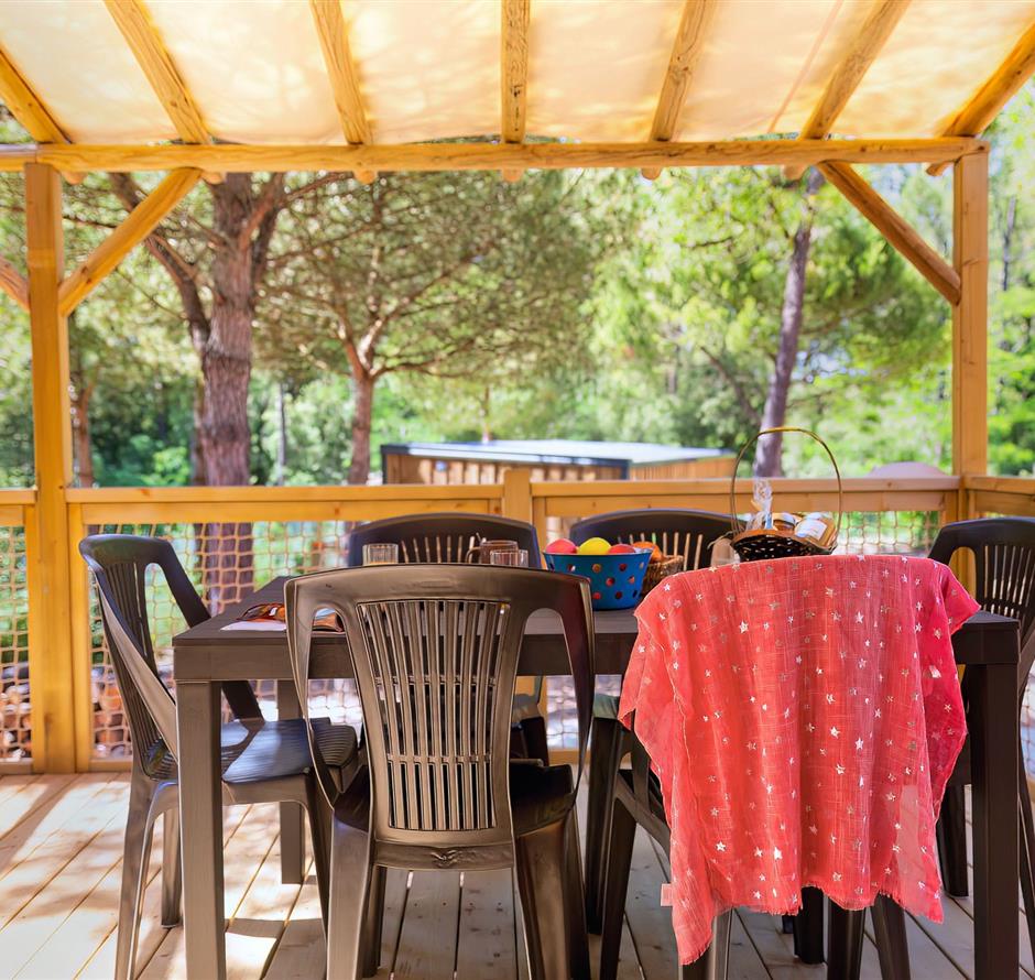 Terras van de Cottage 6 personen 3 slaapkamers 4 bloemen 