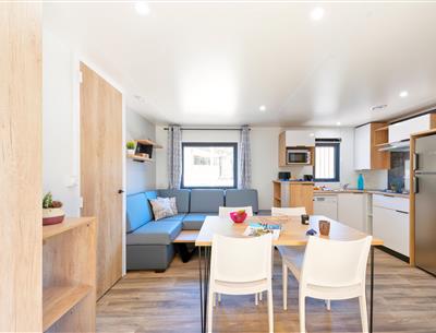 Woonkamer van de Cottage 6 personen 3 slaapkamers 4 bloemen