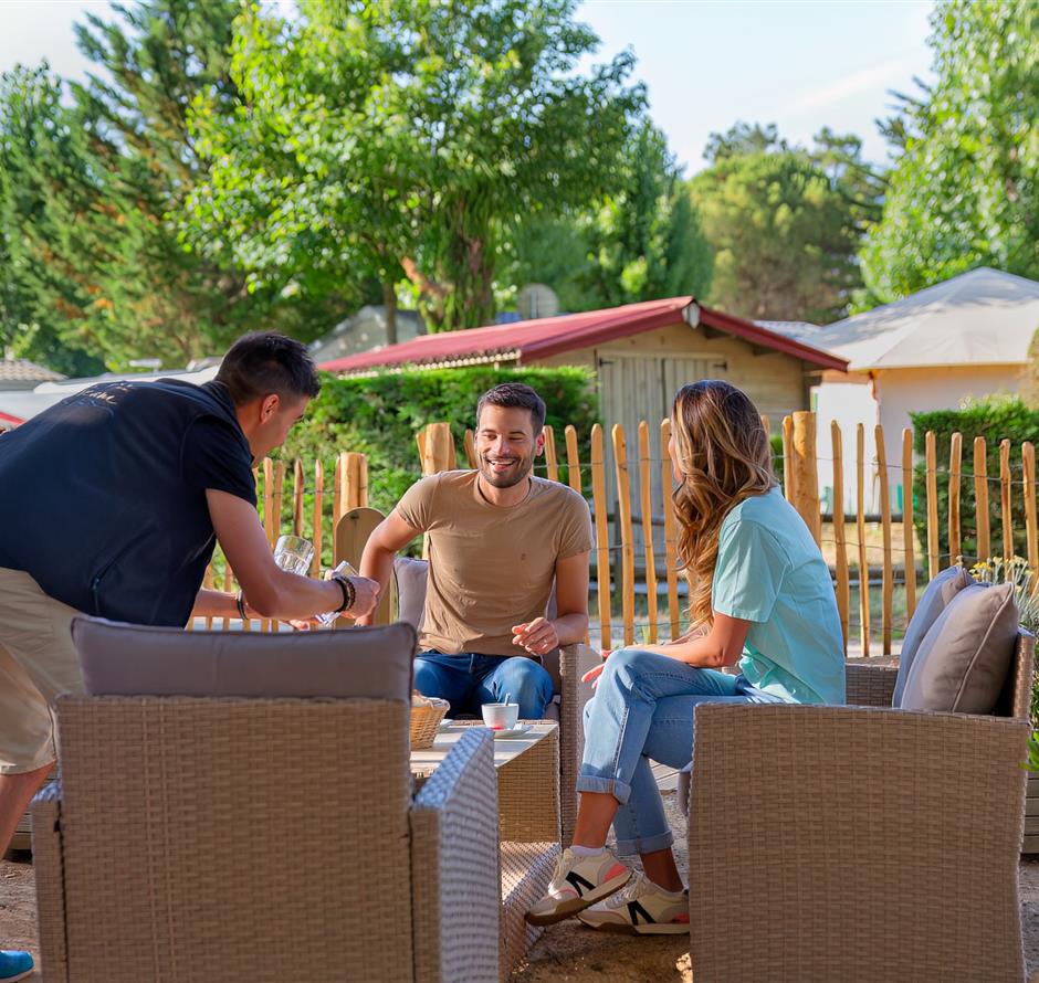 Ontbijtservice op Camping Les Sirènes 