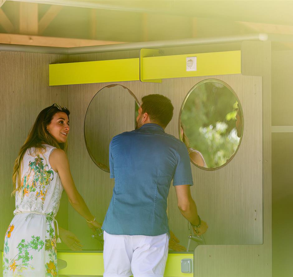 Diensten ter plaatse op de 3-sterrencamping Les Sirènes in Saint Jean de Monts in de Vendée (ontbijt, fietsverhuur, snackbar, bar, kruidenierswinkel, massage, wasserette, enz.) 