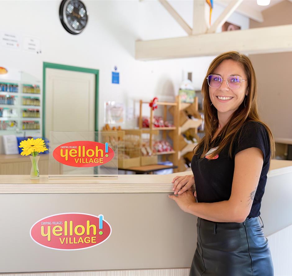 Diensten ter plaatse op de 3-sterrencamping Les Sirènes in Saint Jean de Monts in de Vendée (ontbijt, fietsverhuur, snackbar, bar, kruidenierswinkel, massage, wasserette, enz.) 