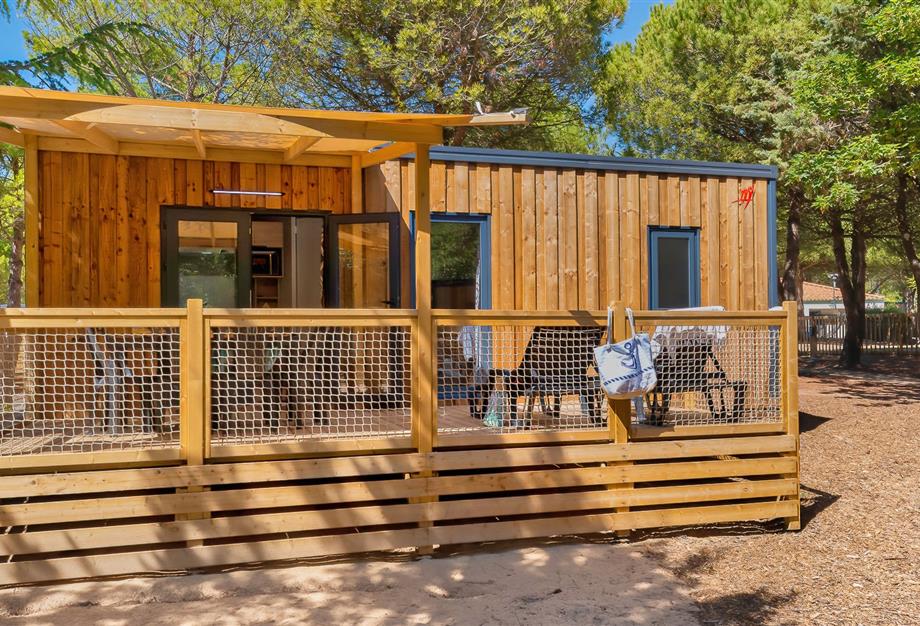 Buitenaanzicht van de Cottage 5 pers 3 bloemen - CAMPING**** Les Sirènes