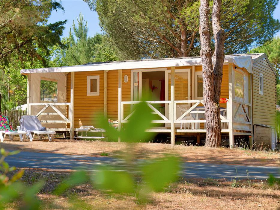 Buitenaanzicht van de Cottage 4 pers 2 bloemen - CAMPING**** Les Sirènes