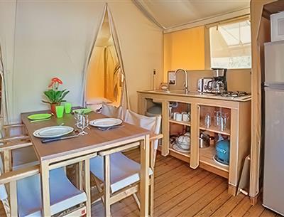 Lodgetent keuken 4 personen 2 slaapkamers