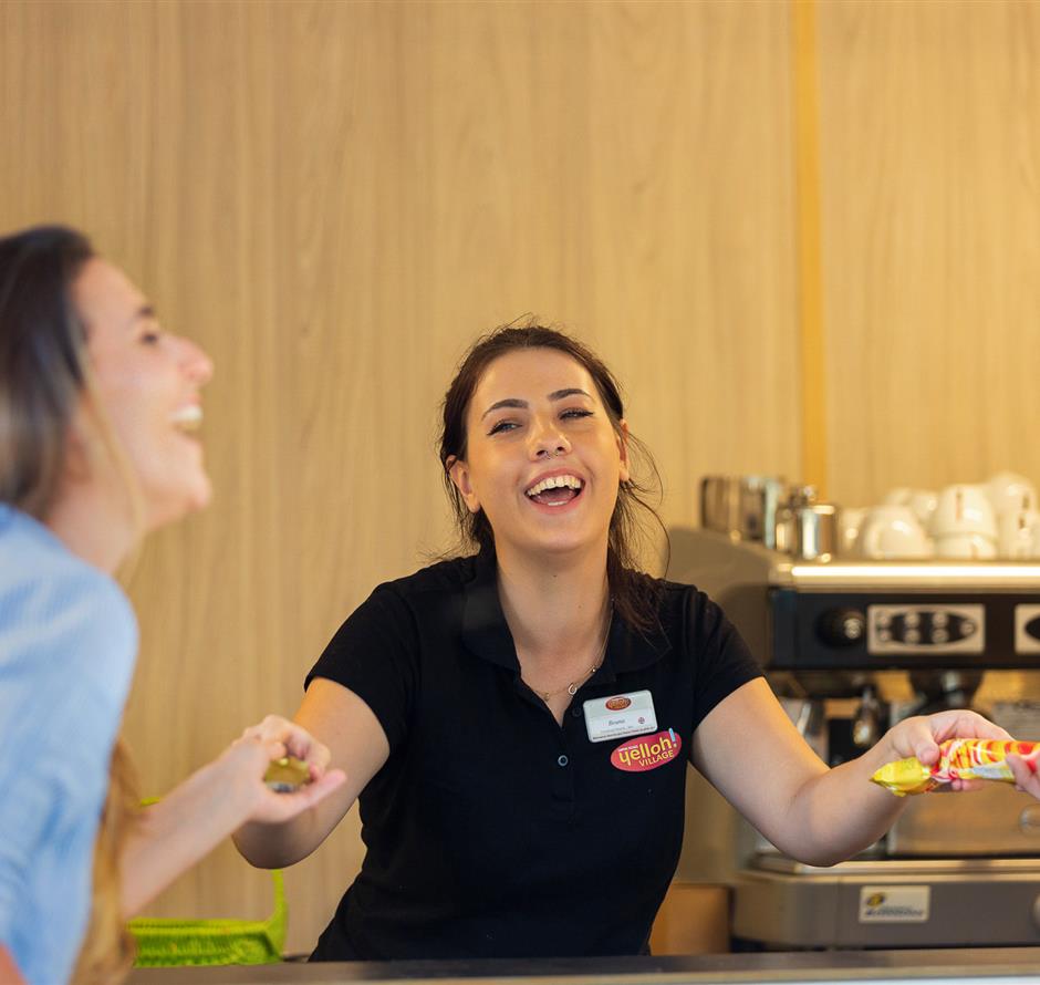 Snackbar en boodschappenservice op 3-sterrencamping Les Sirènes in Saint-Jean-de-Monts 