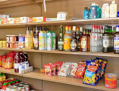 Snackbar en boodschappenservice op 3-sterrencamping Les Sirènes in Saint-Jean-de-Monts