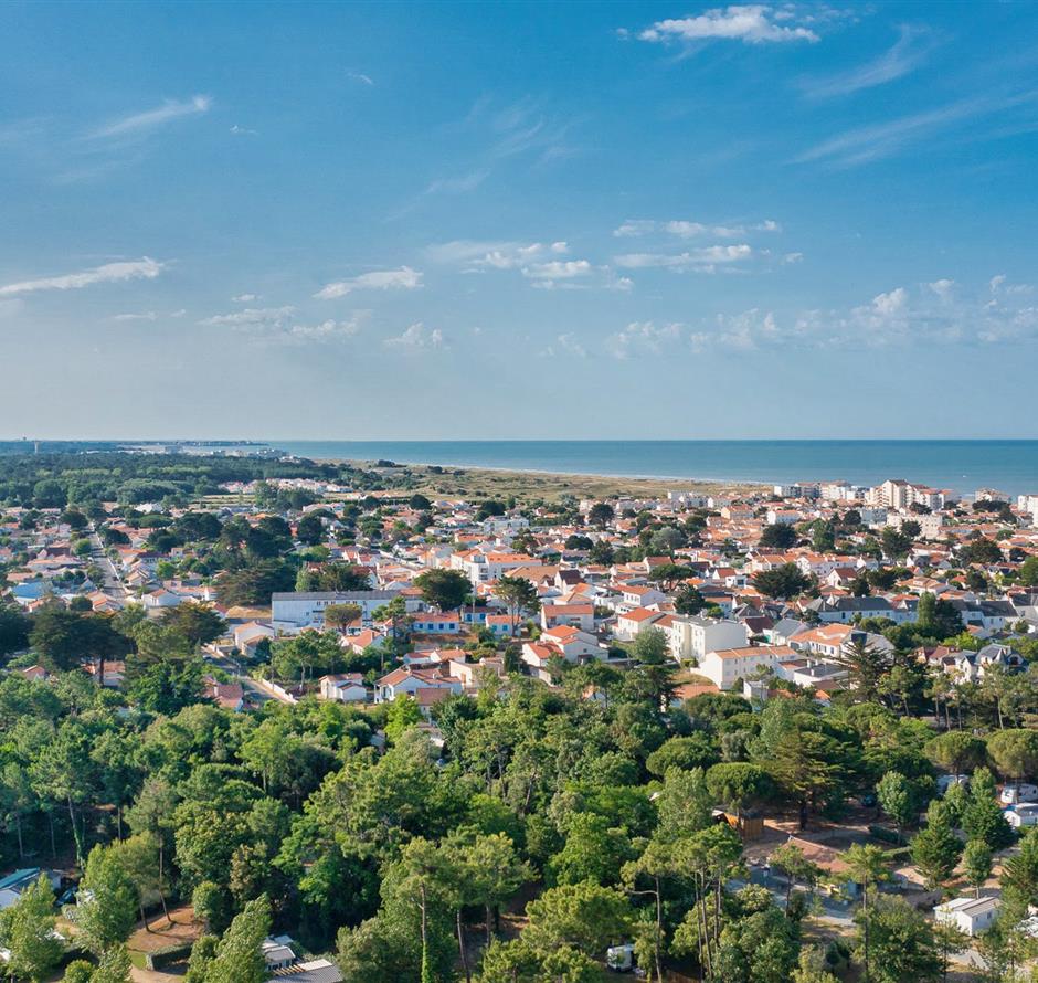 Het strand van Saint-Jean-de-Monts in de Vendée vlakbij de 3-sterren camping Les Sirènes 