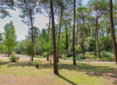 Kale staanplaats voor caravan op de 4-sterren camping Les Sirènes in Saint Jean de Monts in de Vendée - CAMPING**** Les Sirènes