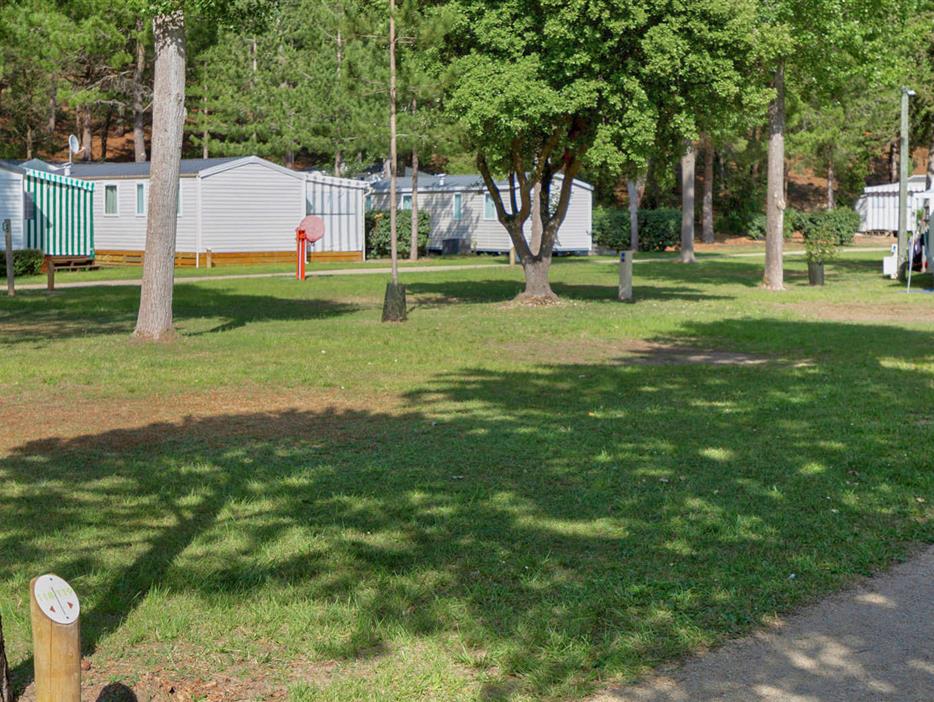 Kale staanplaatsen zonder stroom op camping Les Sirènes in Saint-Jean-de-Monts - CAMPING**** Les Sirènes