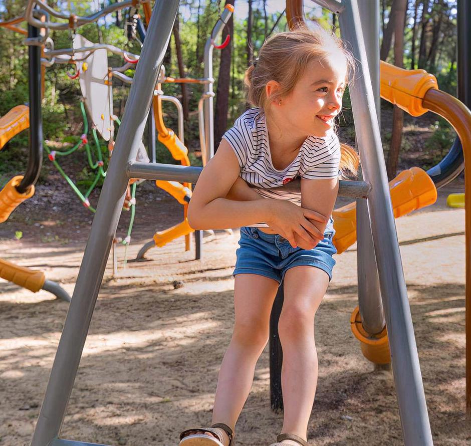 Activiteiten en speeltuin voor kinderen op Camping Les Sirènes 