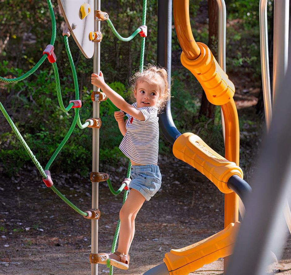 Activiteiten en speeltuin voor kinderen op Camping Les Sirènes 