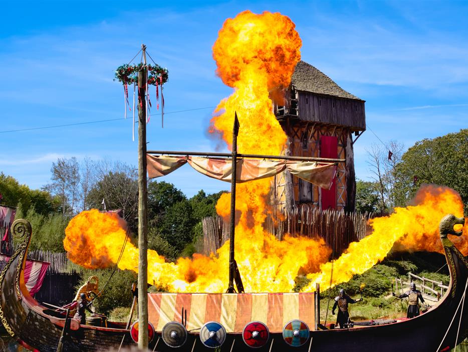 Le Puy du Fou in de buurt van Les Sirènes 3-sterren camping - CAMPING**** Les Sirènes