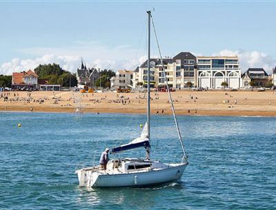 St Gilles Croix op enkele kilometers van de 3-sterren camping Les Sirènes in Saint Jean de Monts in de Vendée