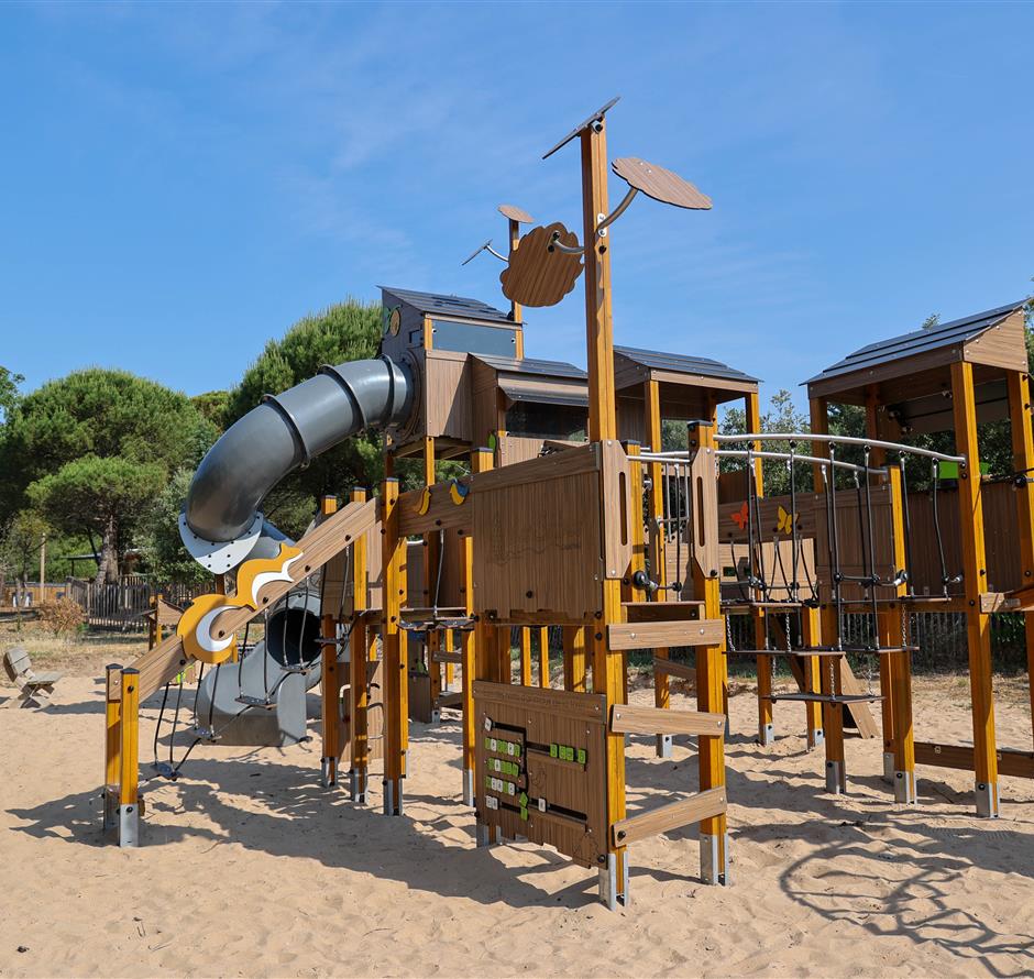 kinderspeeltuin op Camping Les Sirènes 