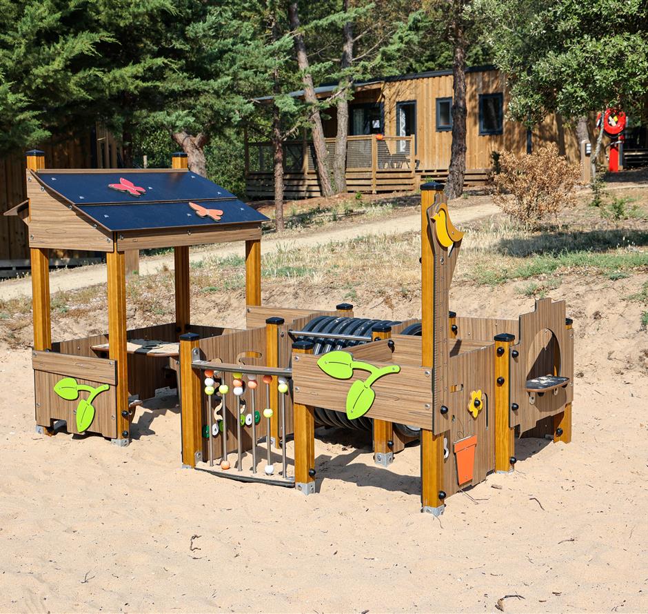 kinderspeeltuin op Camping Les Sirènes 