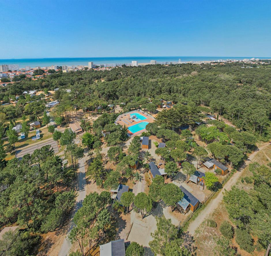 Het strand van Saint-Jean-de-Monts in de Vendée vlakbij de 3-sterren camping Les Sirènes 
