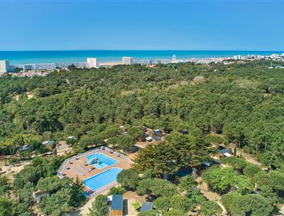 Het strand van Saint-Jean-de-Monts in de Vendée vlakbij de 3-sterren camping Les Sirènes