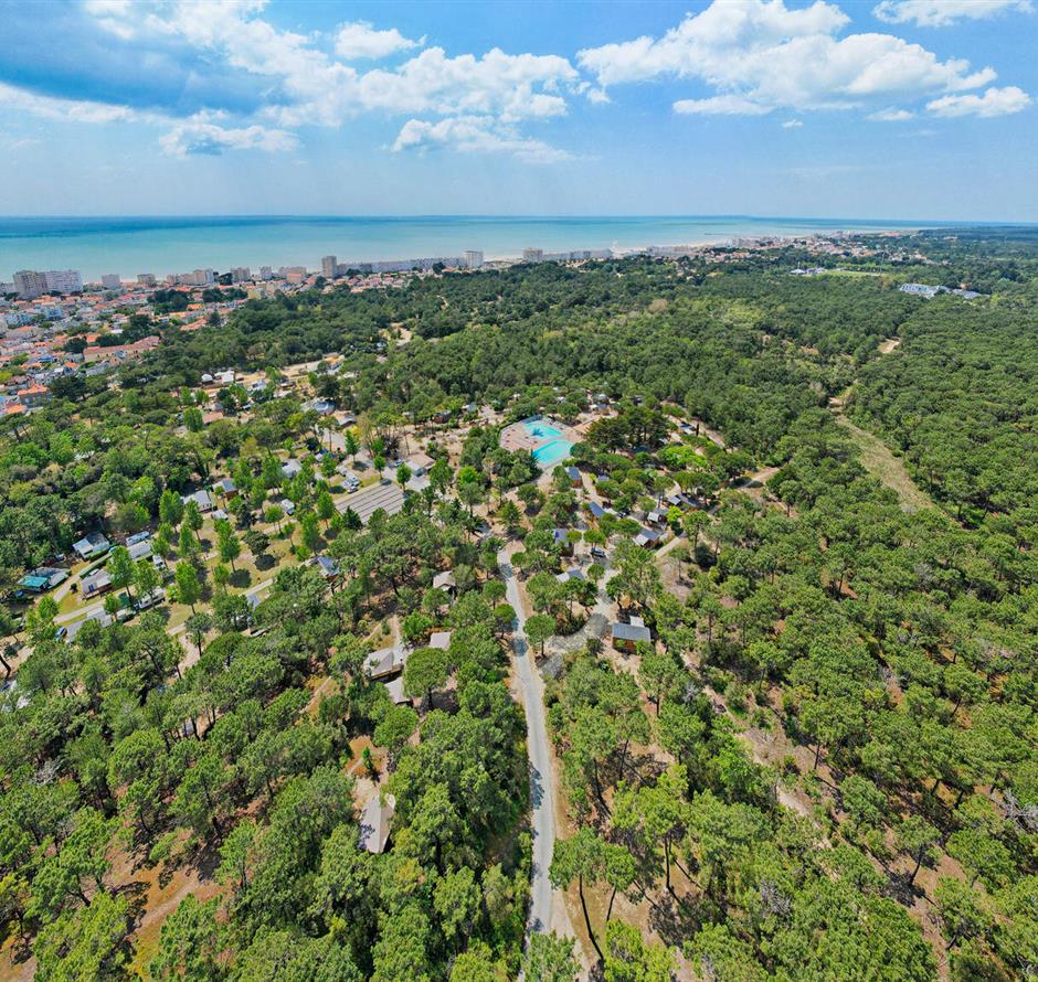 Het strand van Saint-Jean-de-Monts in de Vendée vlakbij de 3-sterren camping Les Sirènes 