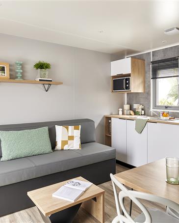 Keuken van de 4-persoons premium cottage - CAMPING**** Les Sirènes