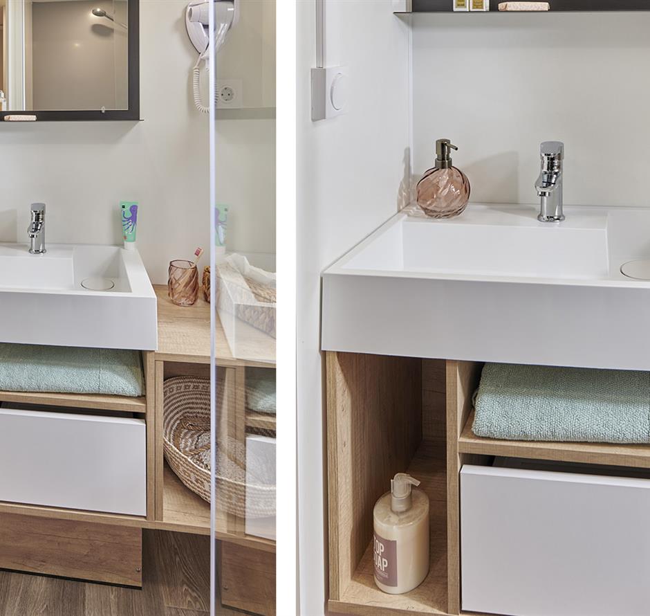 Badkamer in de 4-persoons premium cottage 